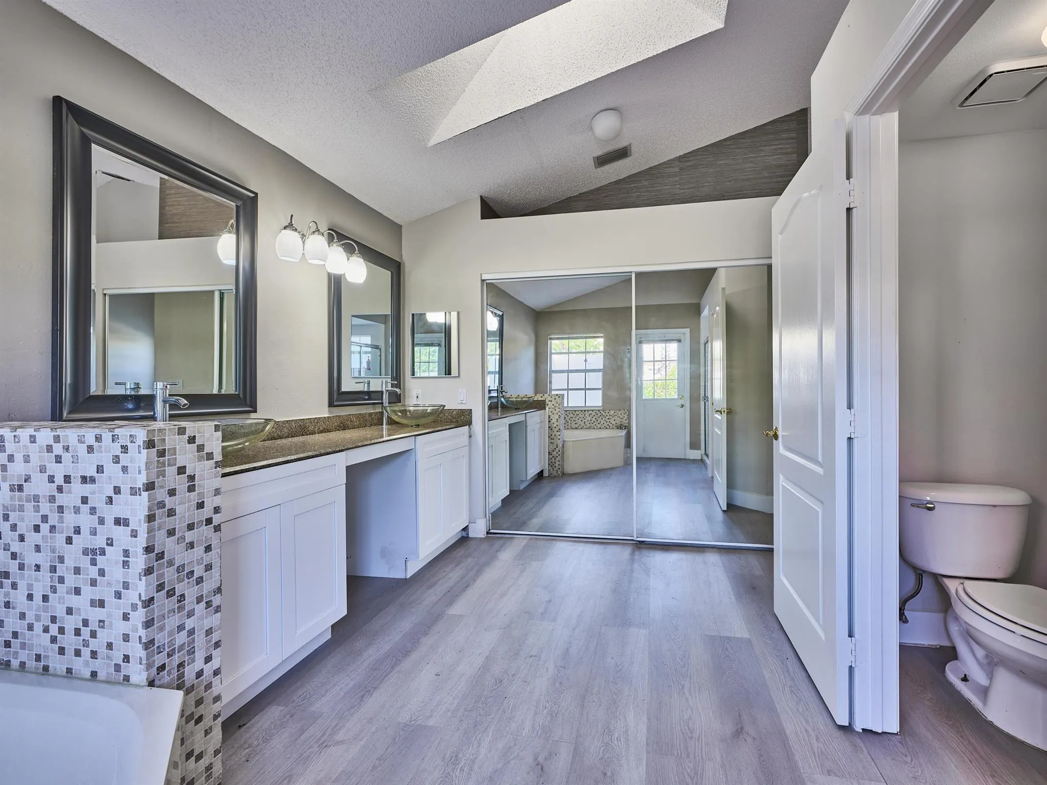 9181 Heathridge Drive
