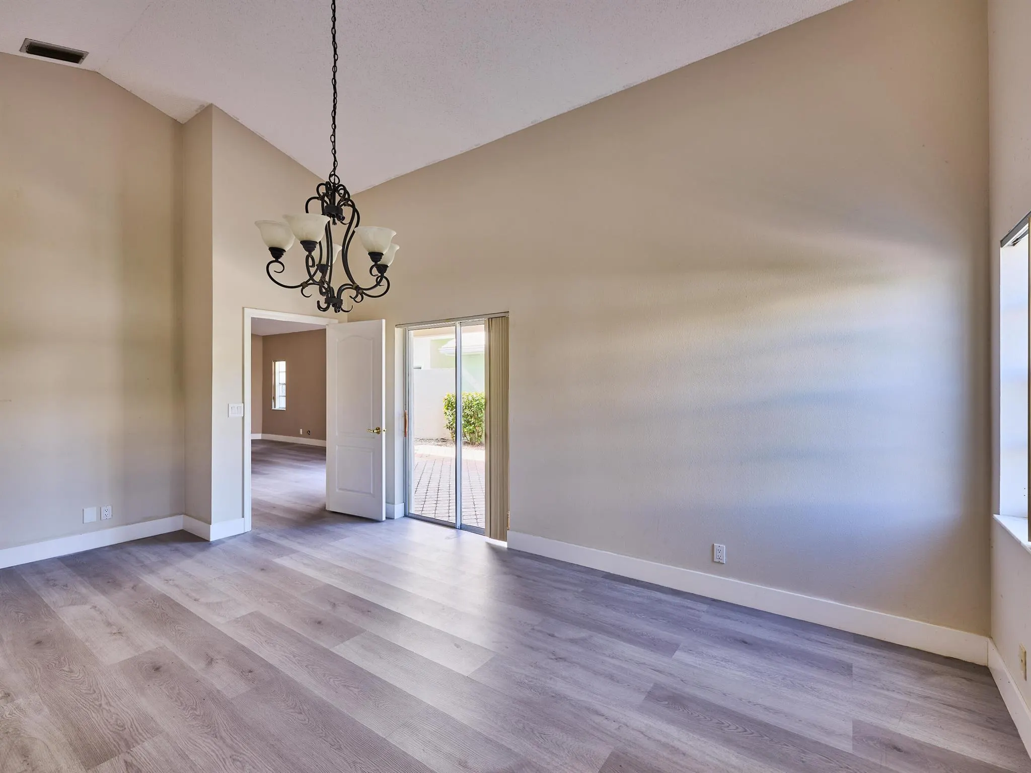 9181 Heathridge Drive