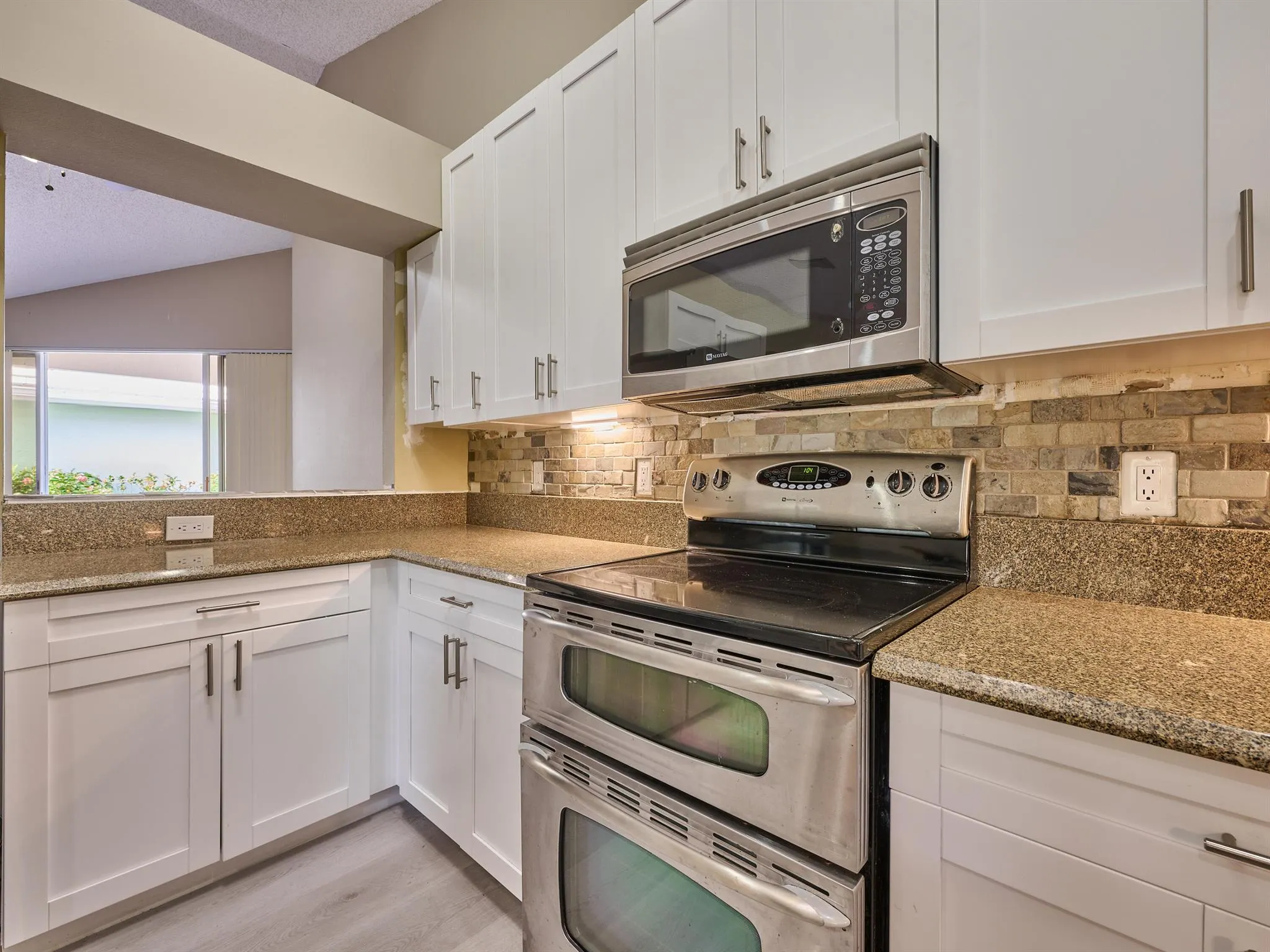 9181 Heathridge Drive
