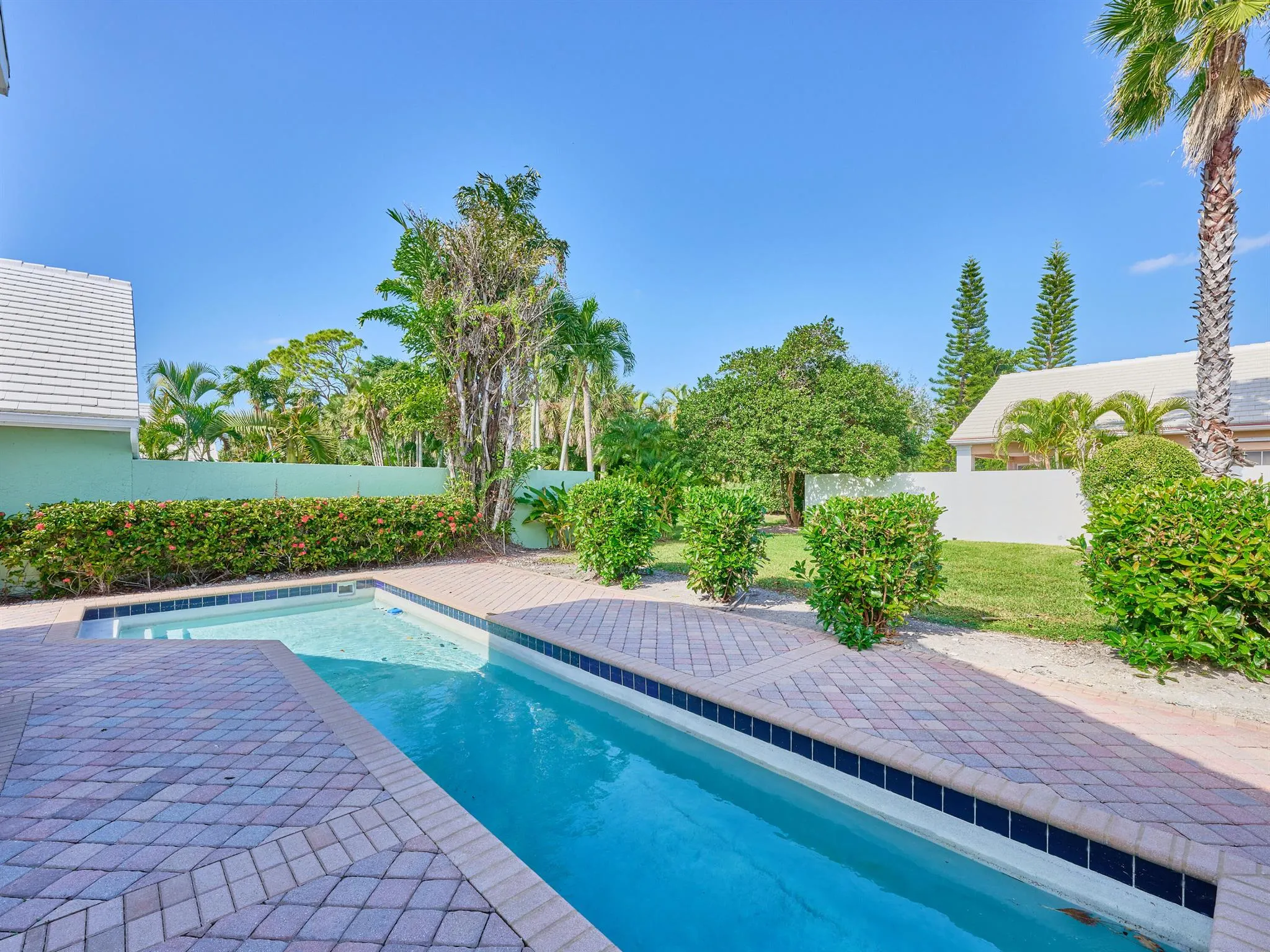 9181 Heathridge Drive