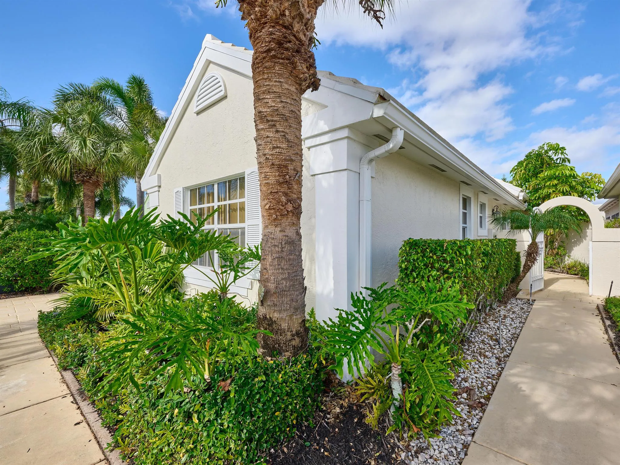 9181 Heathridge Drive
