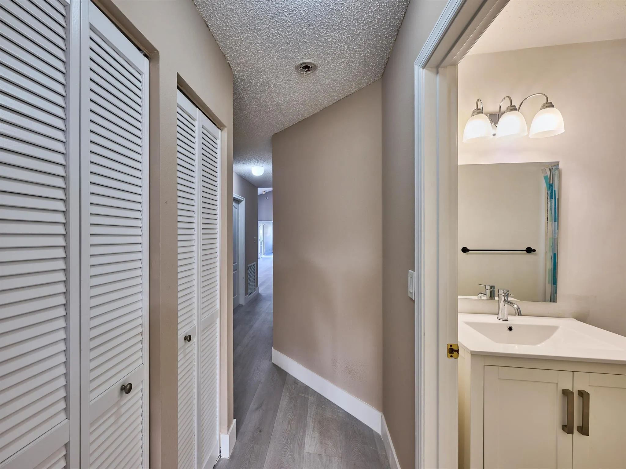 9181 Heathridge Drive