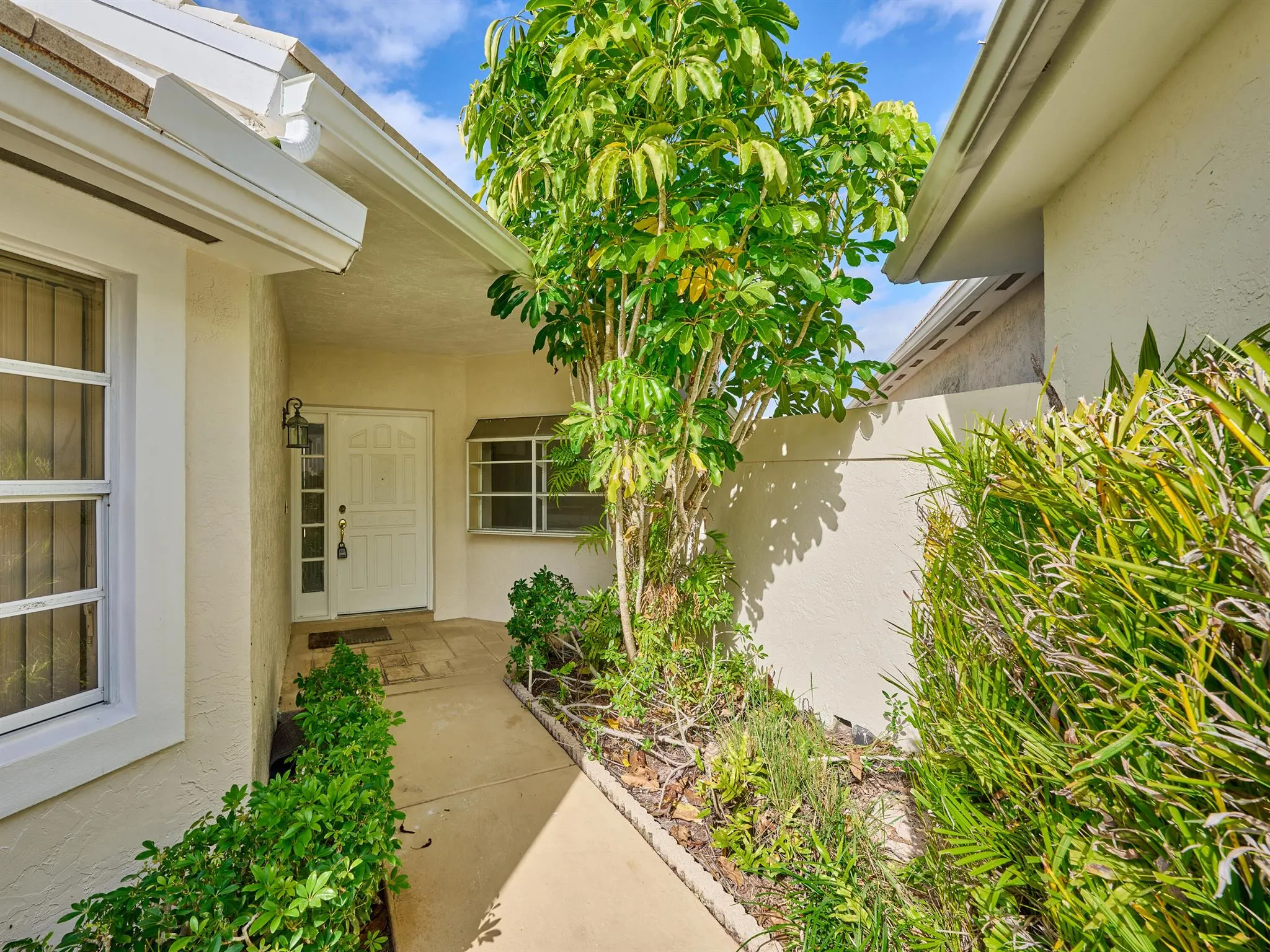 9181 Heathridge Drive