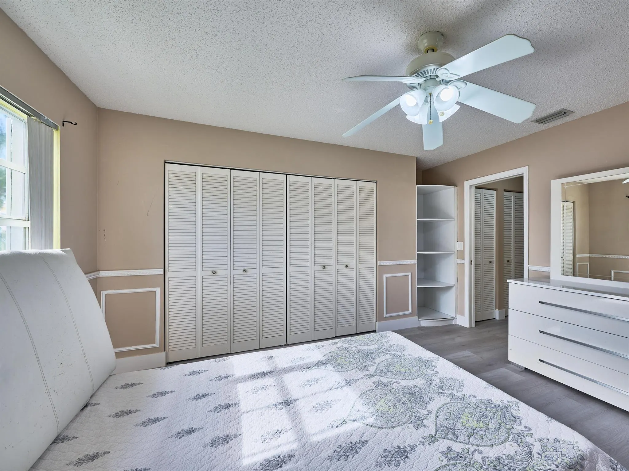 9181 Heathridge Drive
