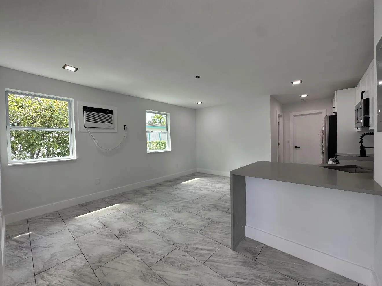 707 NW 3rd Avenue, #1