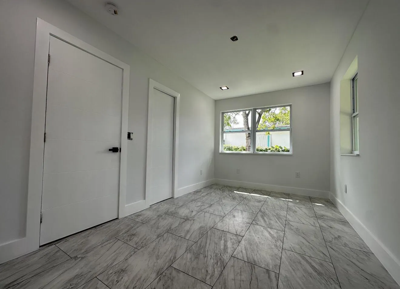 707 NW 3rd Avenue, #1