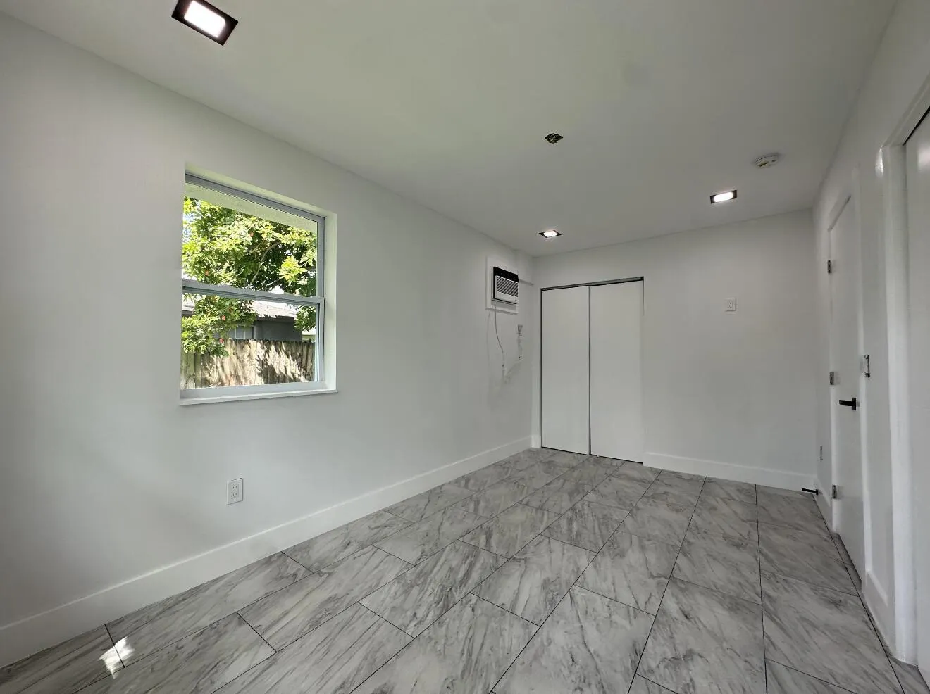 707 NW 3rd Avenue, #1