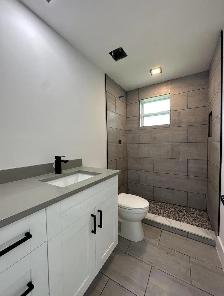707 NW 3rd Avenue, #1