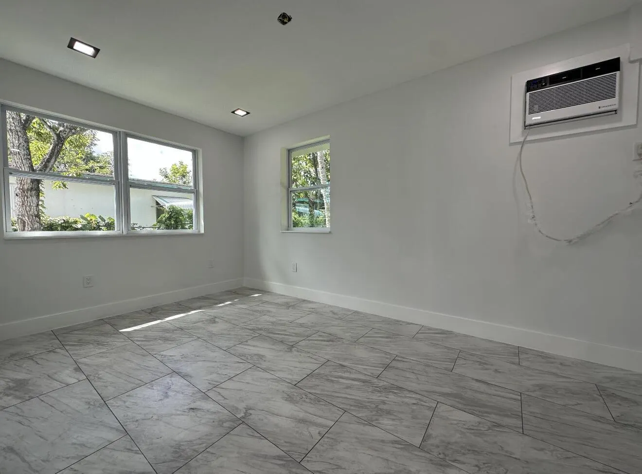 707 NW 3rd Avenue, #1