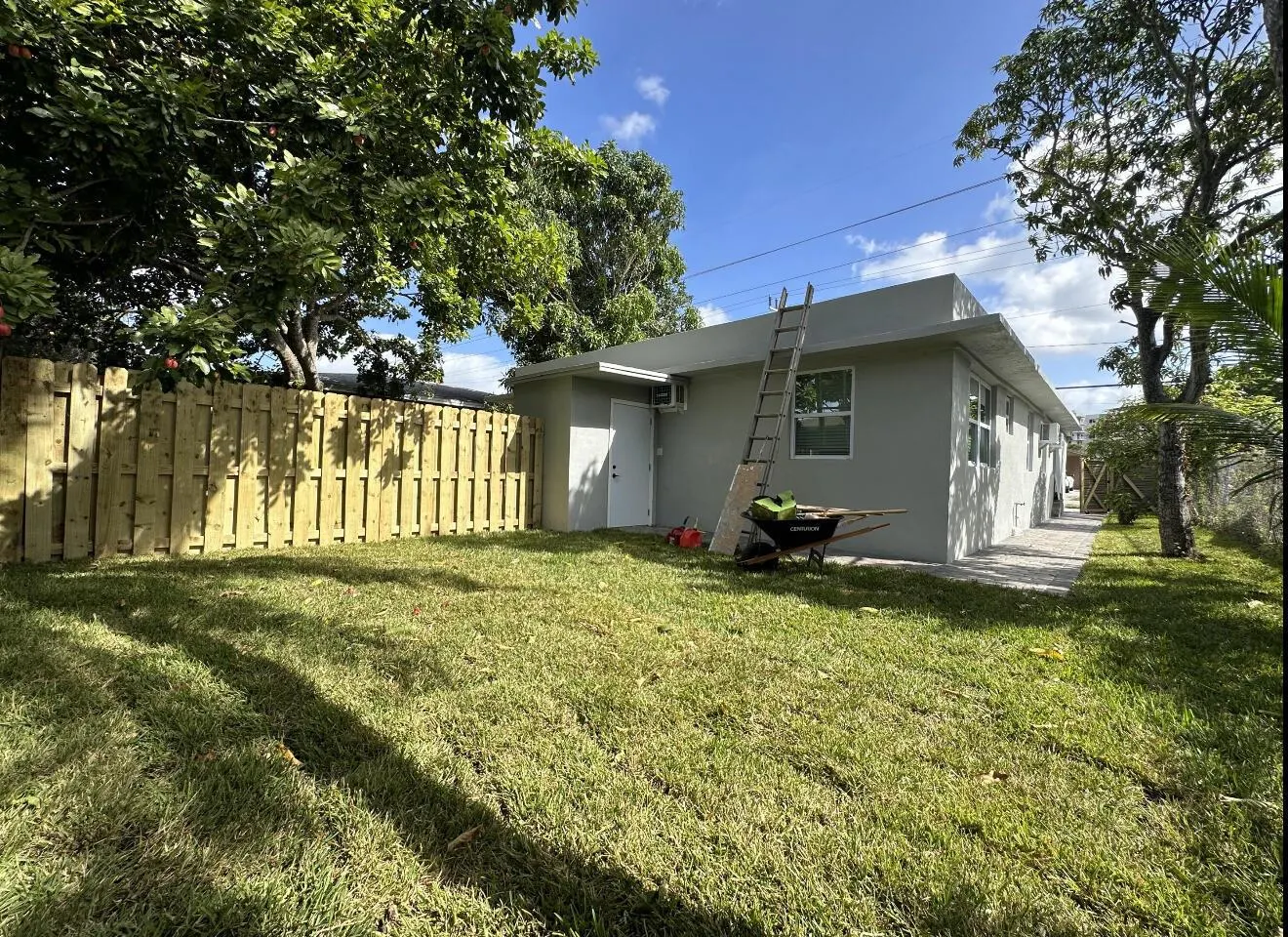 707 NW 3rd Avenue, #1