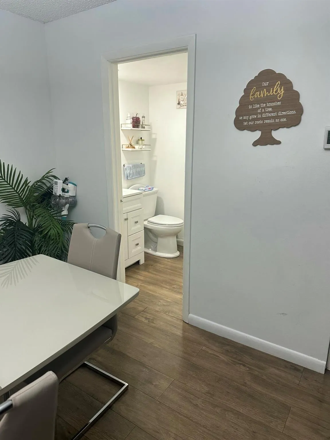 218 W Woodland Road, #218
