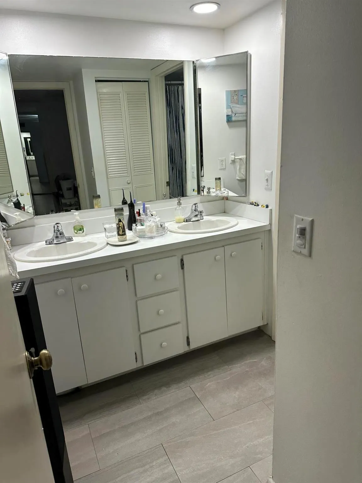 218 W Woodland Road, #218