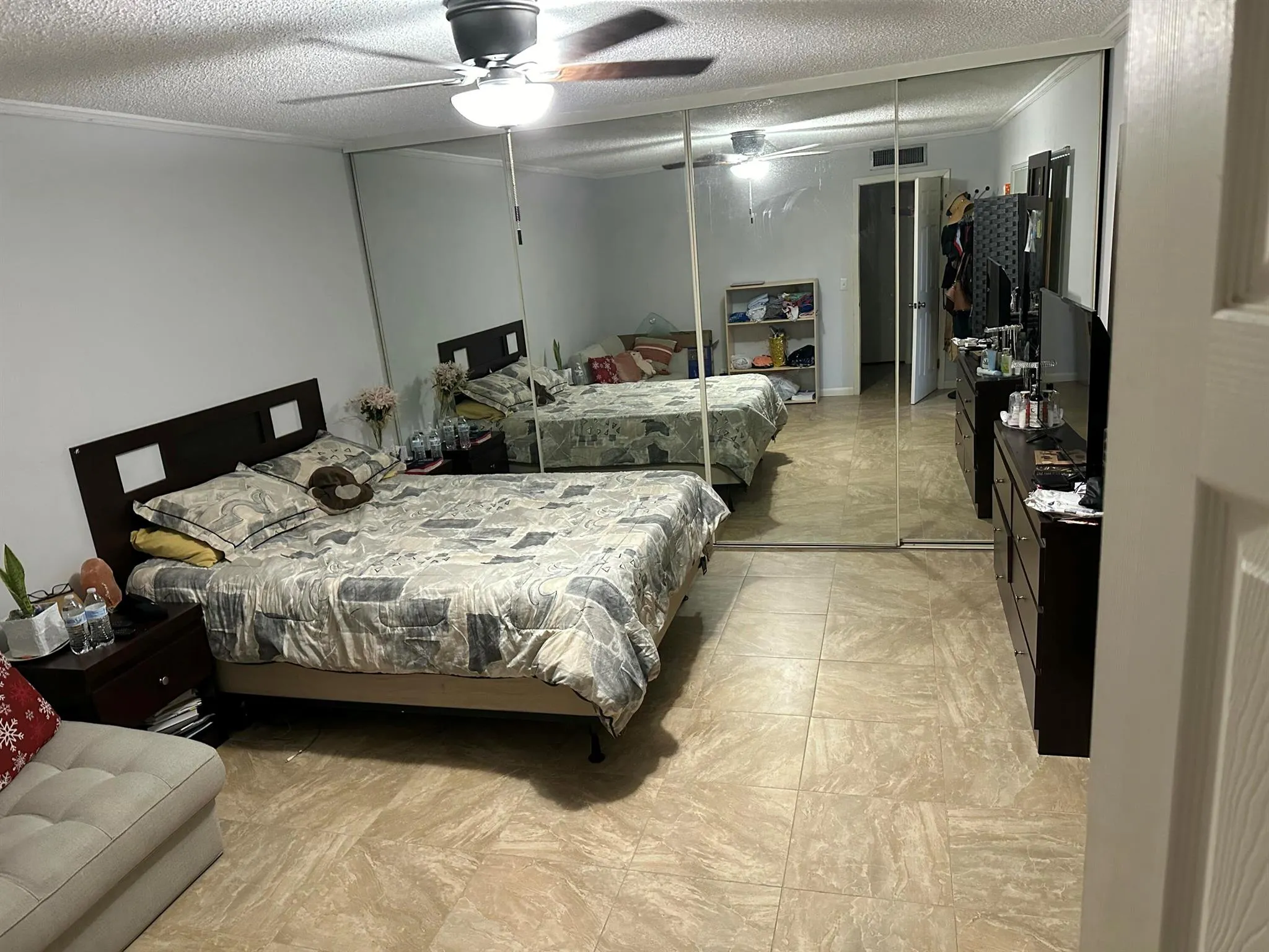 218 W Woodland Road, #218