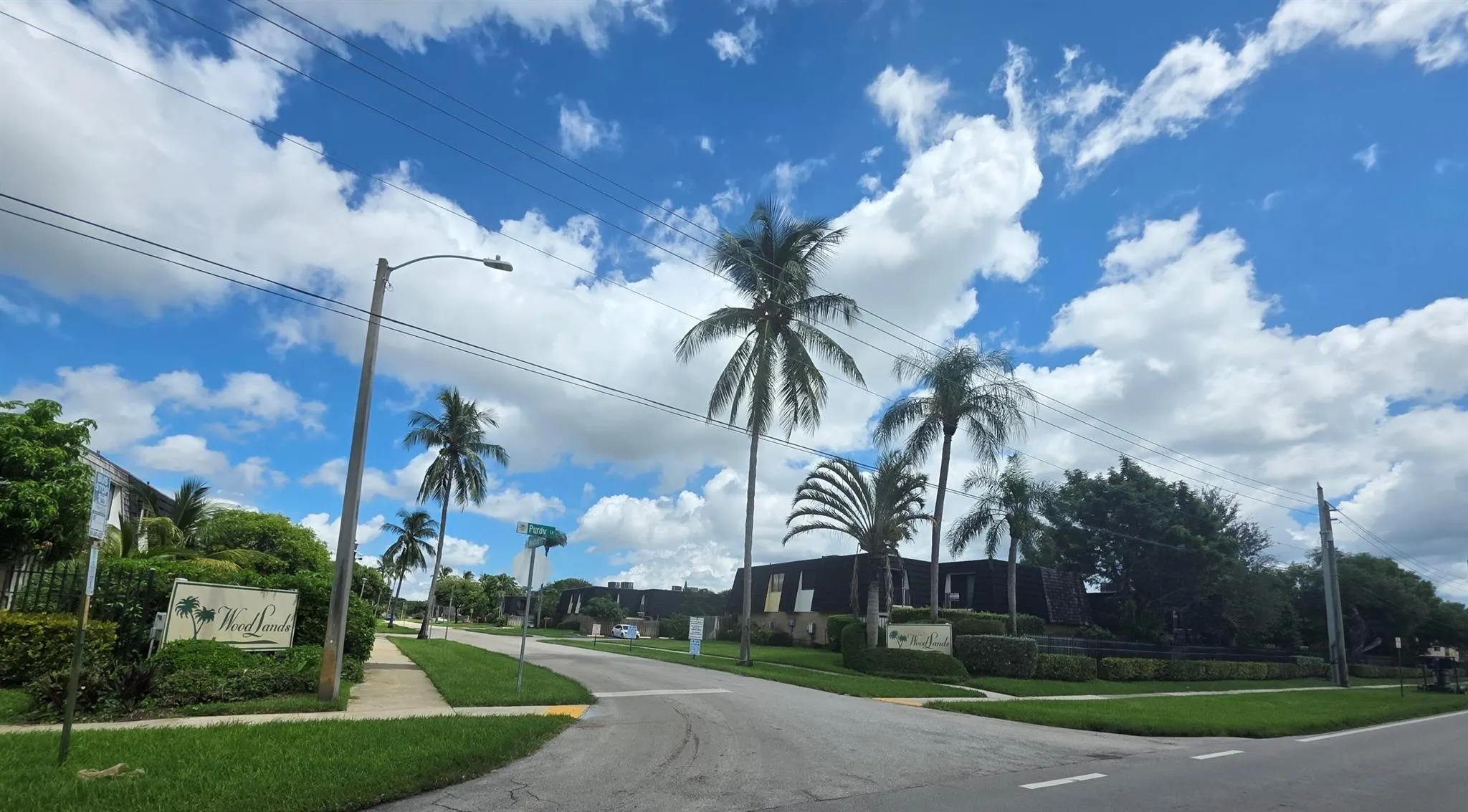 218 W Woodland Road, #218