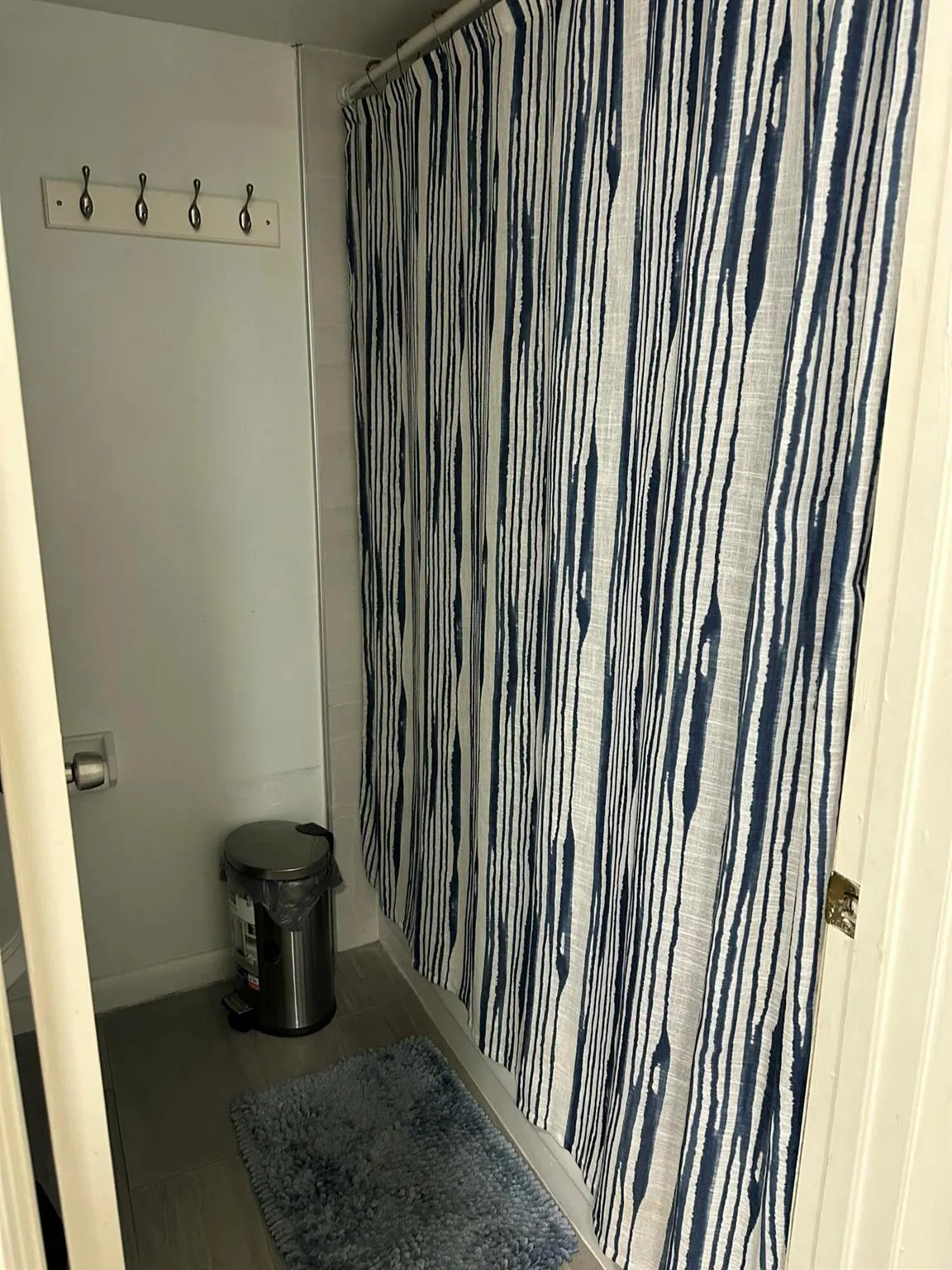 218 W Woodland Road, #218