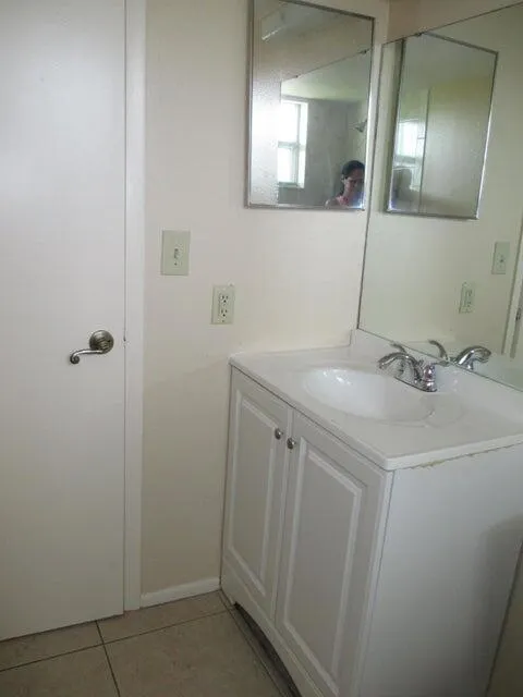 1512 SE Royal Green Circle, #H-202