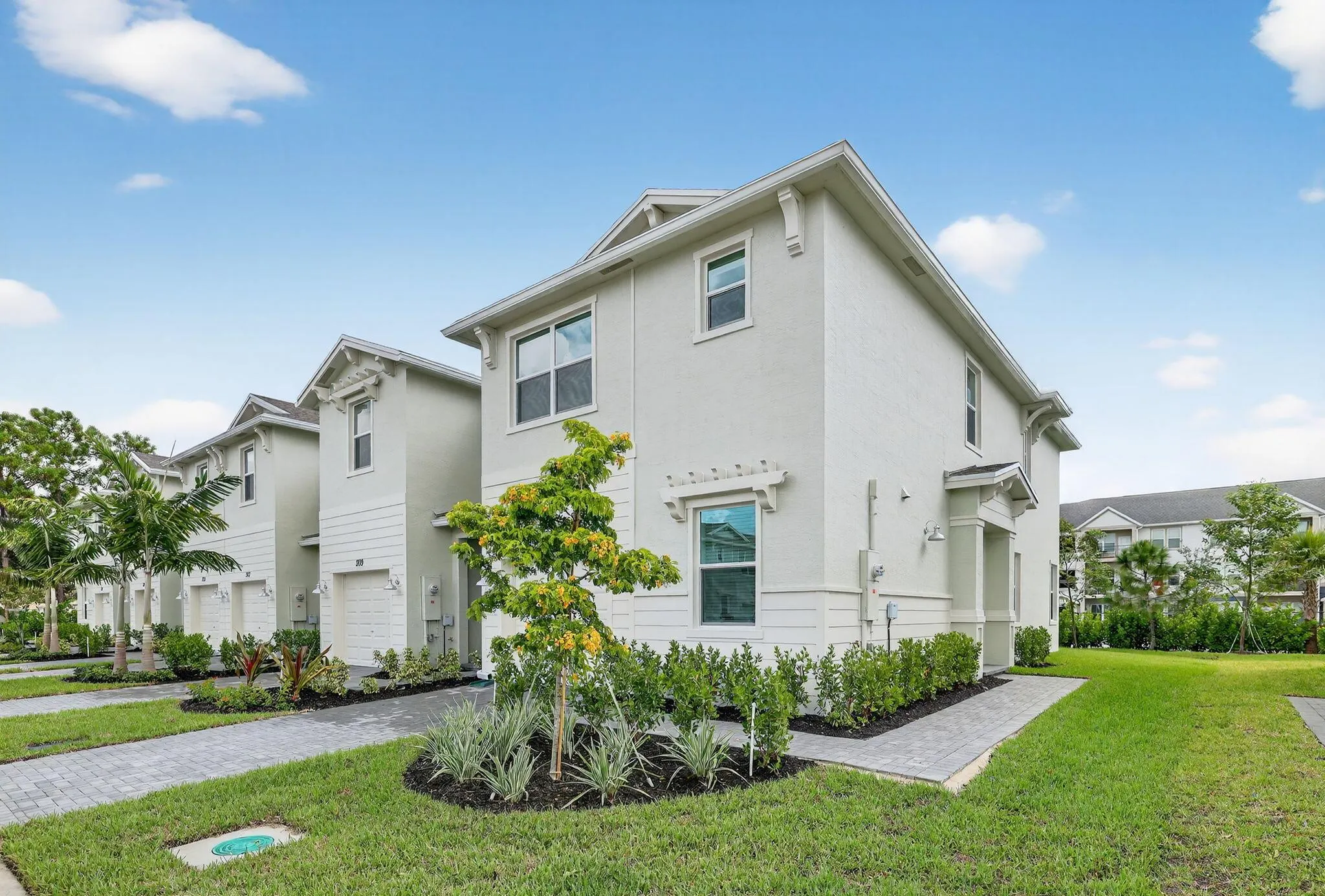 311 SE Crossoak Lane