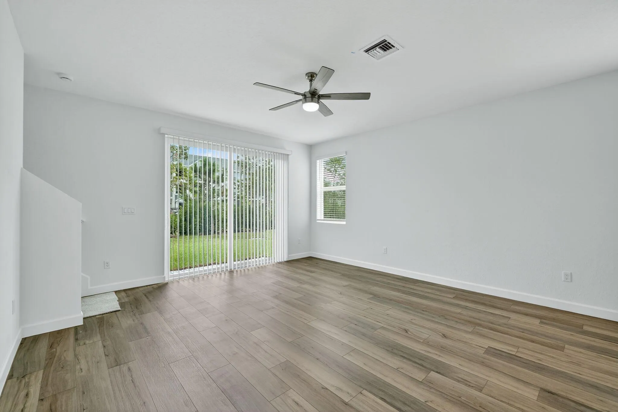 311 SE Crossoak Lane