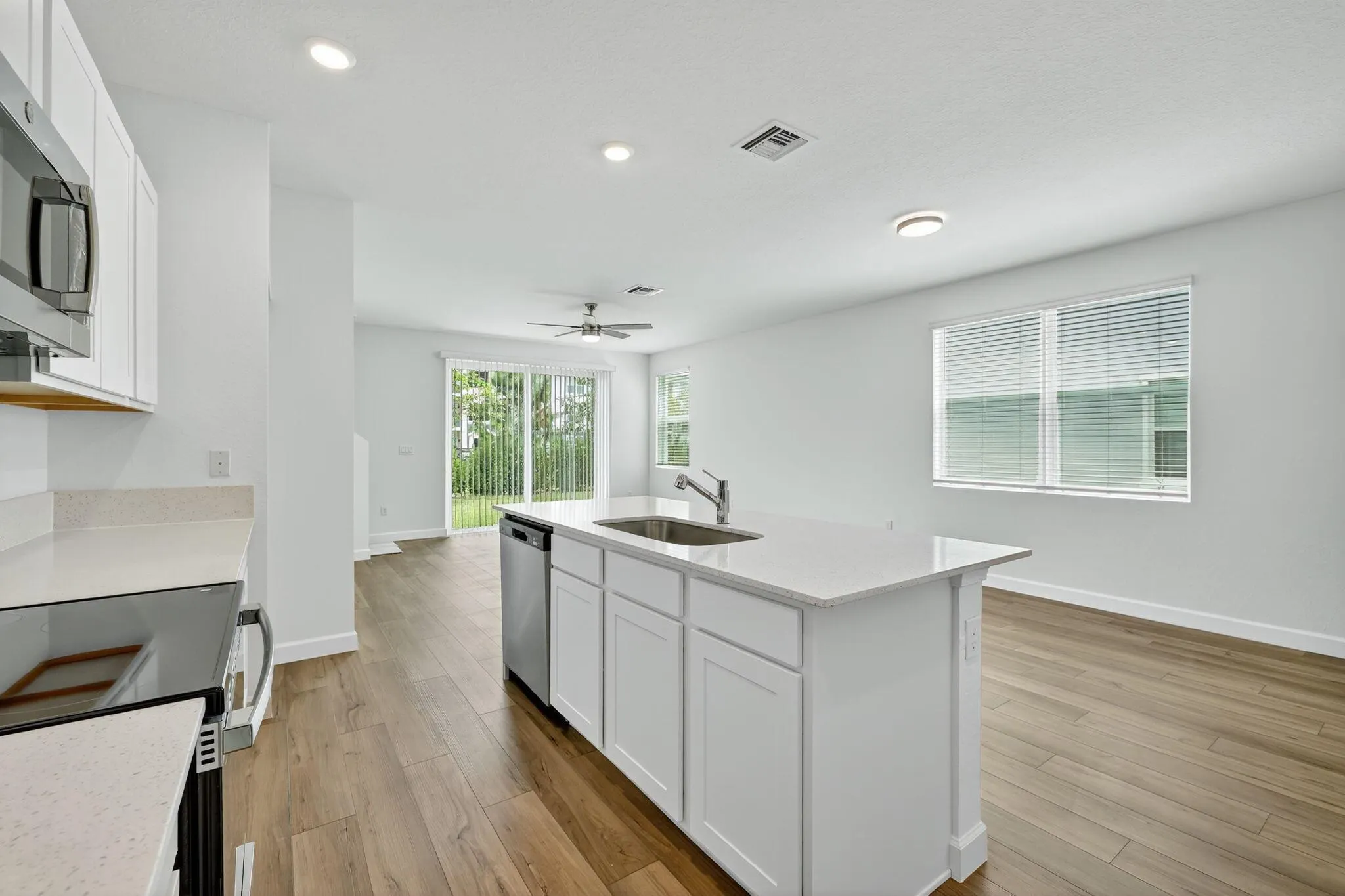 311 SE Crossoak Lane