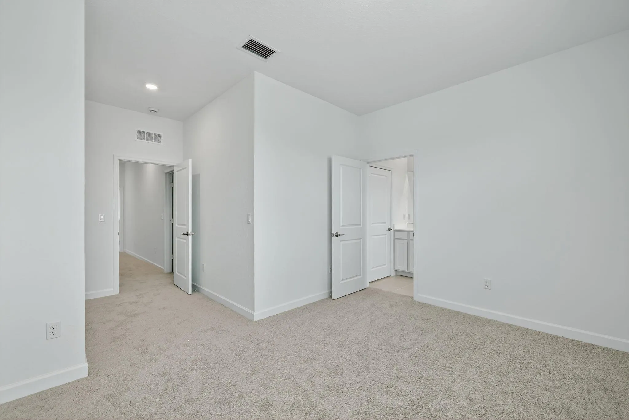 311 SE Crossoak Lane