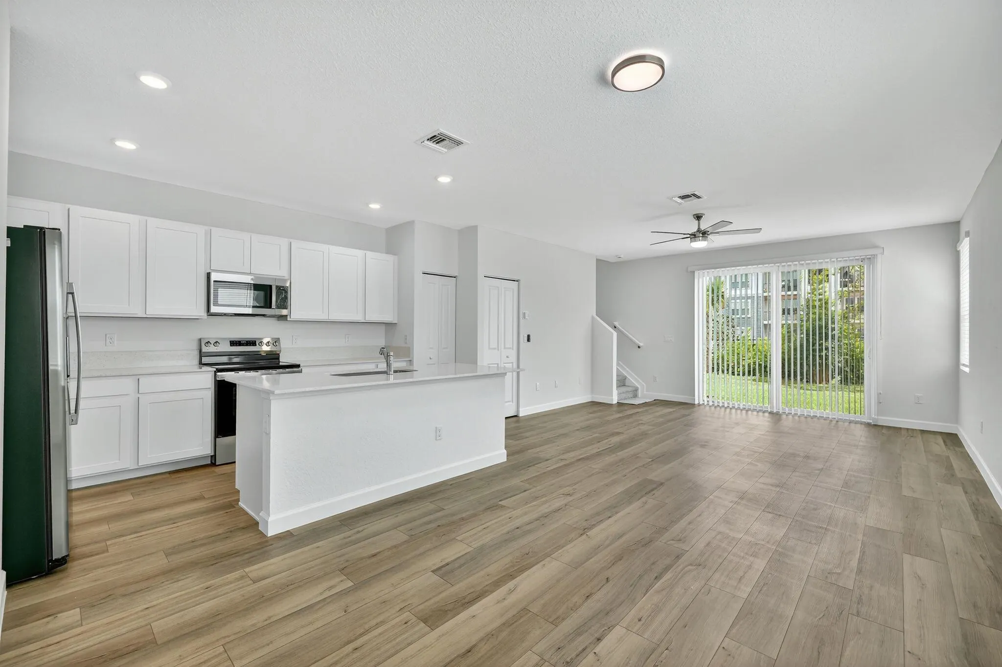 311 SE Crossoak Lane