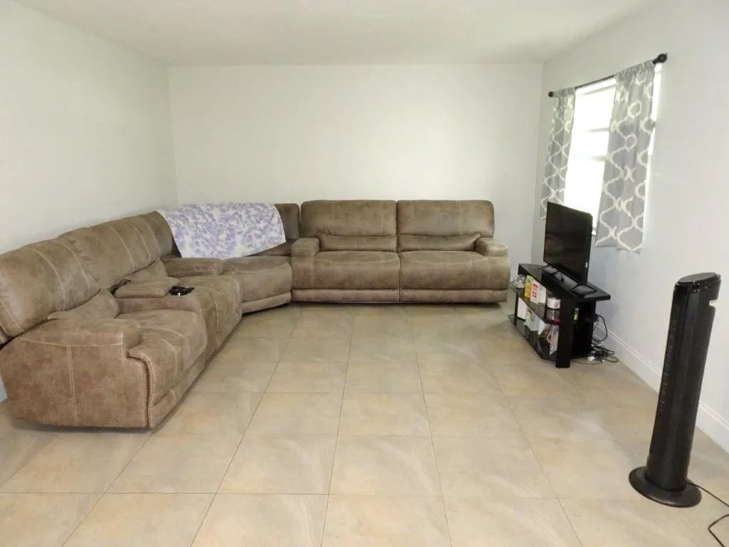 213 SE 3rd Avenue, #2a