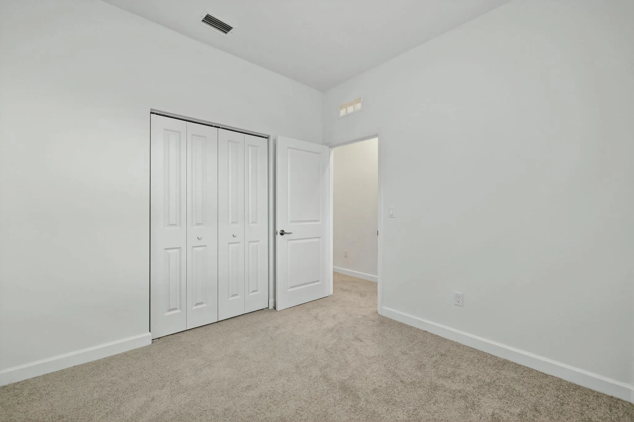 303 SE Crossoak Lane