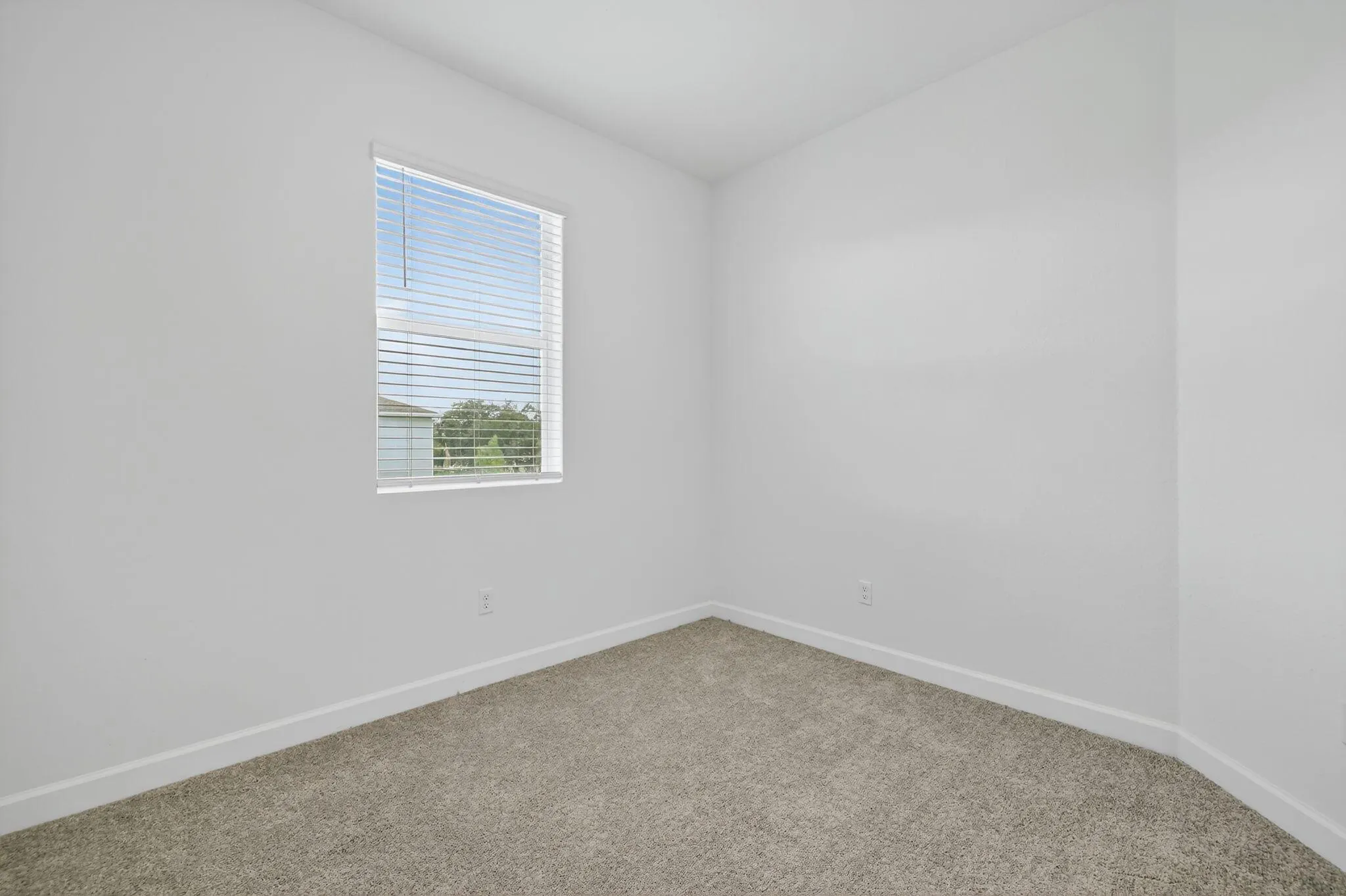 303 SE Crossoak Lane
