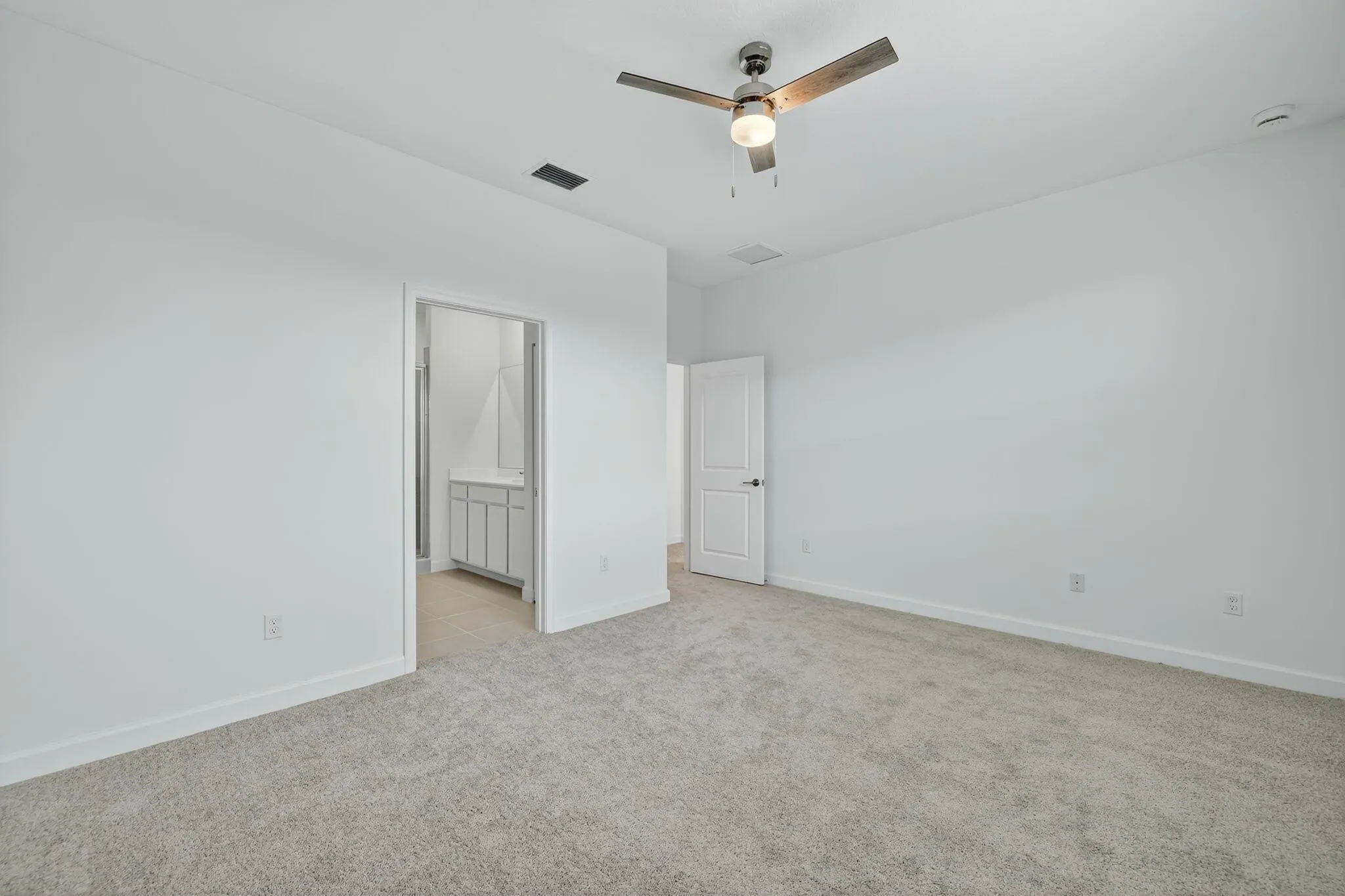 303 SE Crossoak Lane