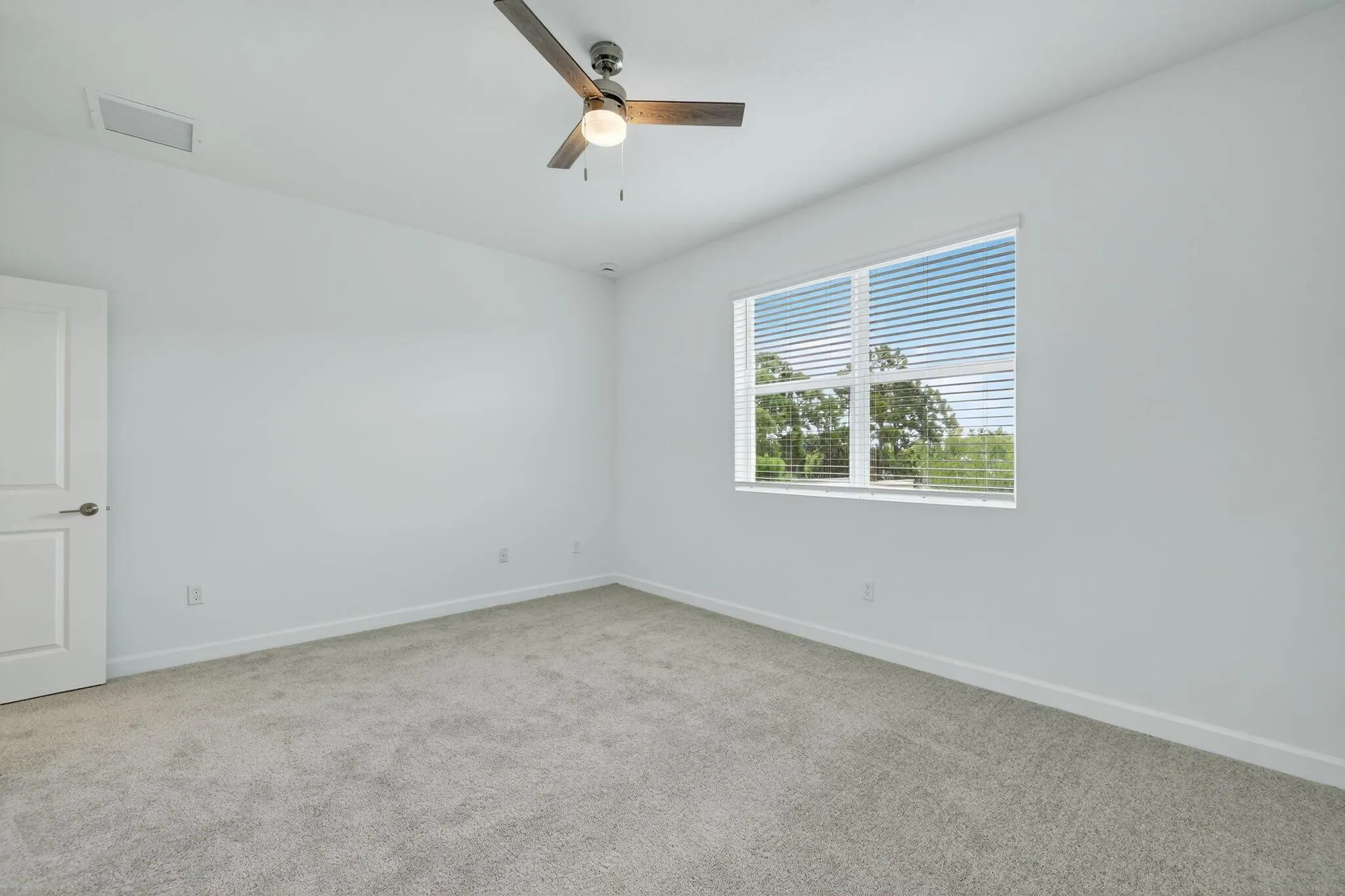 303 SE Crossoak Lane