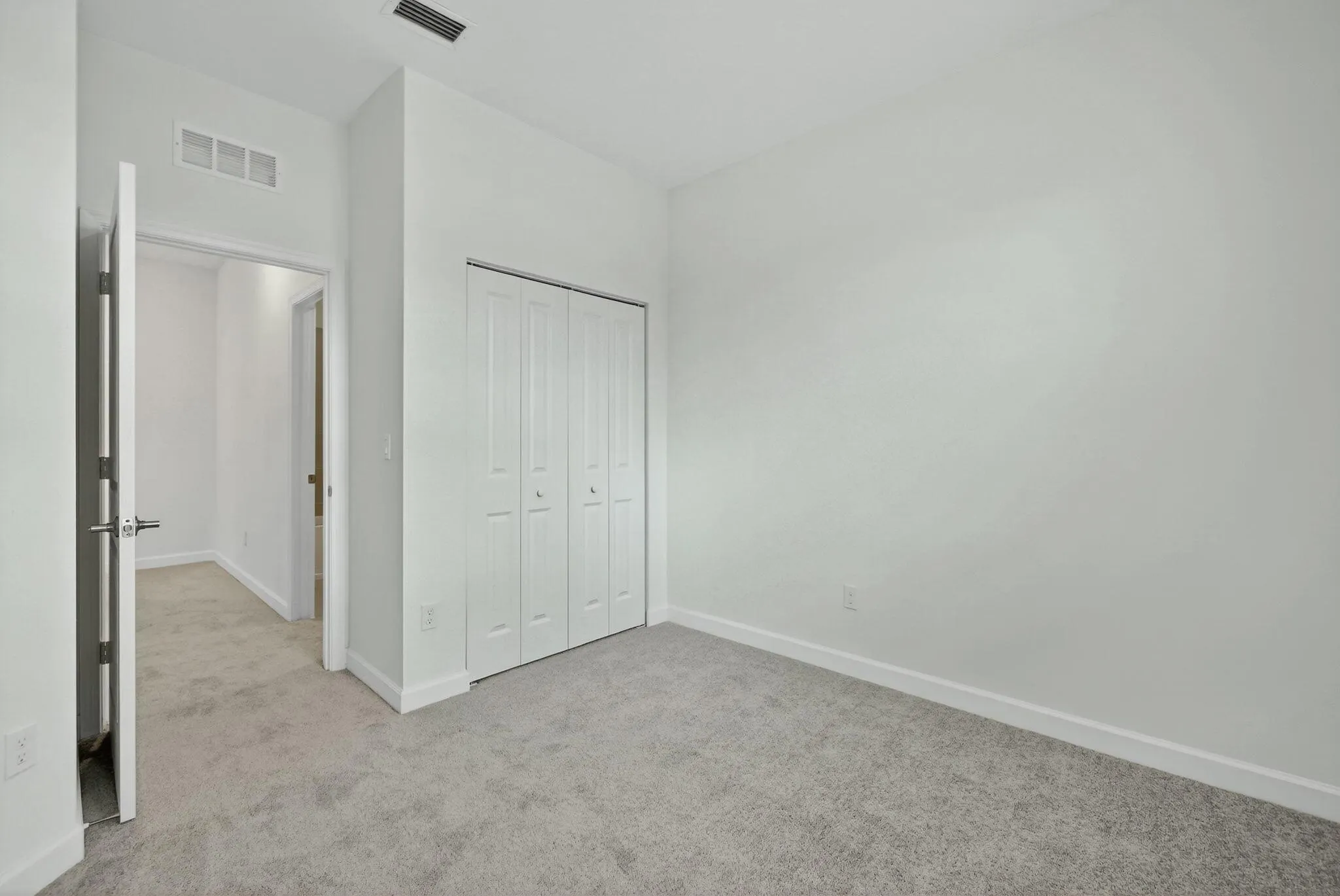 303 SE Crossoak Lane