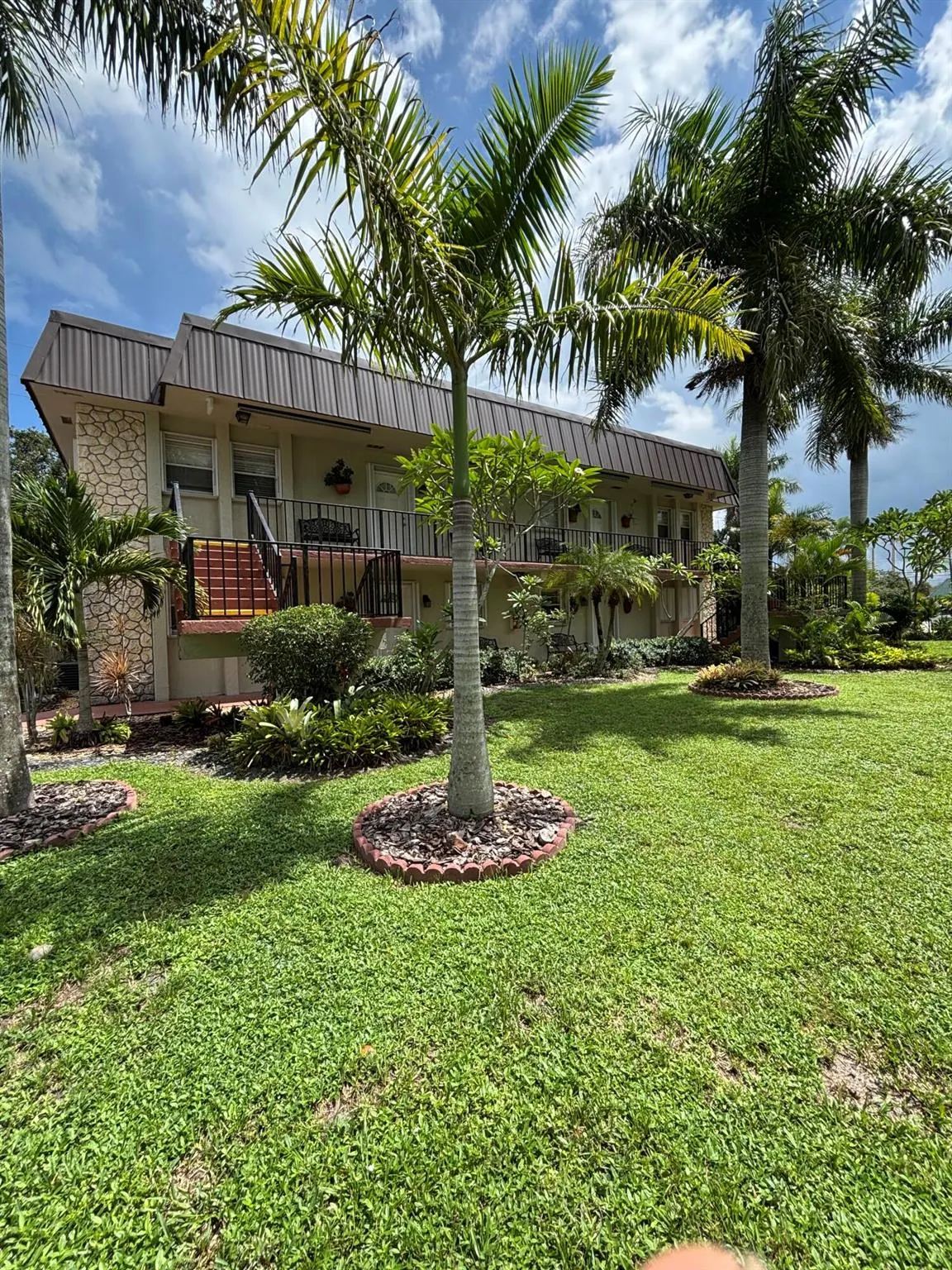 400 Fern Street, #1-C