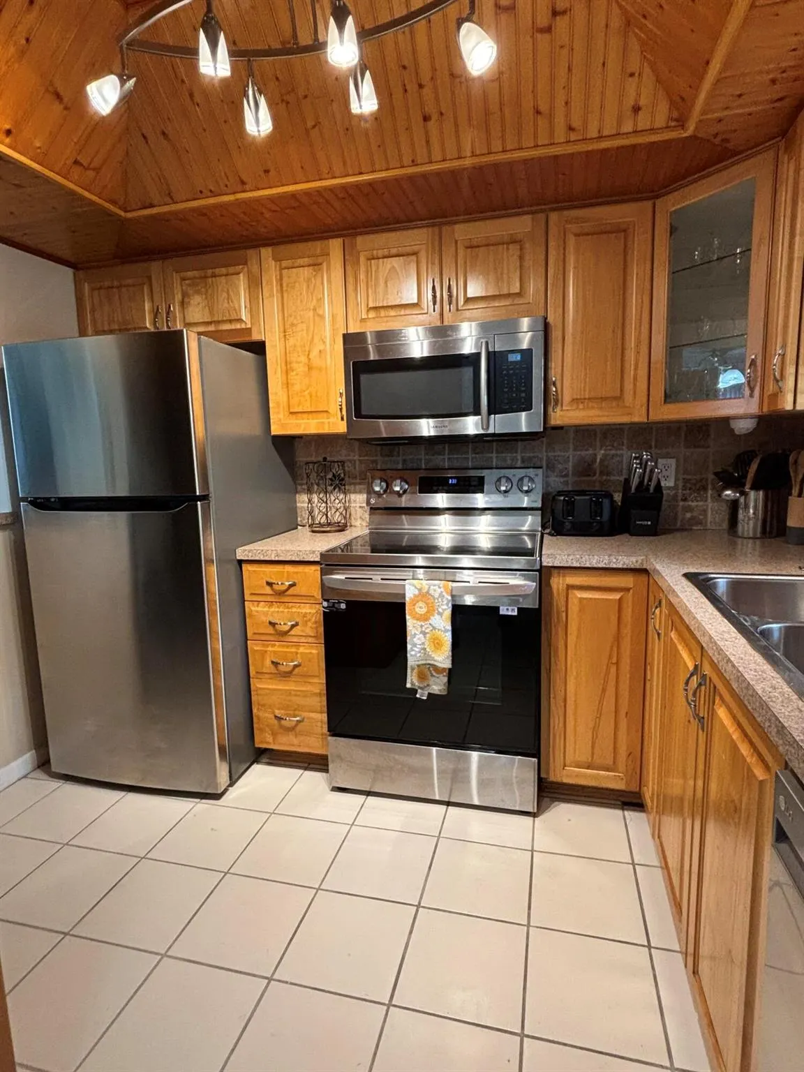 400 Fern Street, #1-C