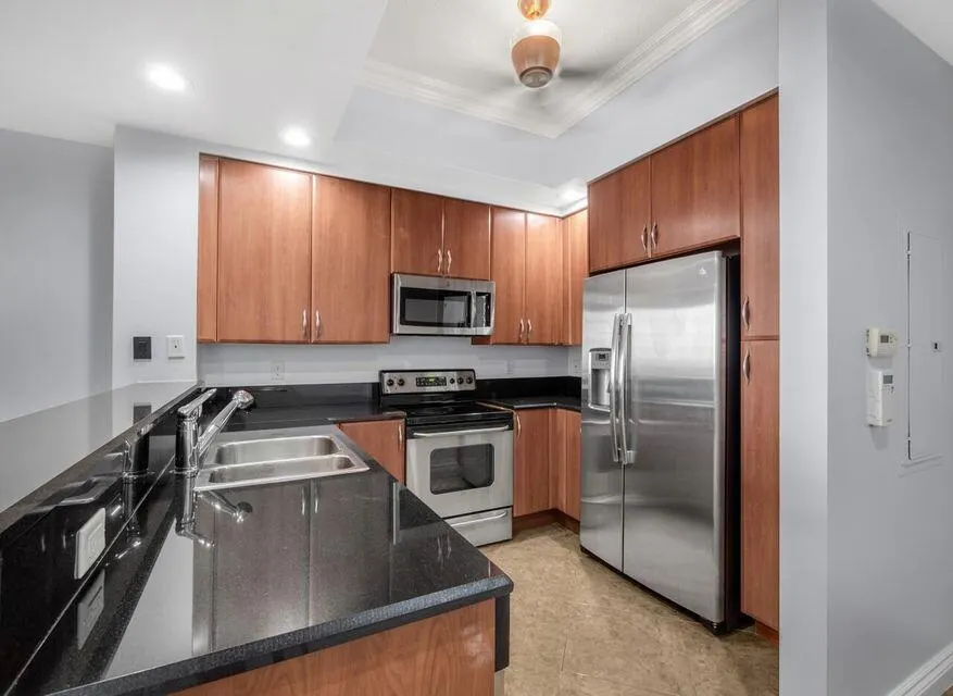 801 S Olive Avenue, #1023