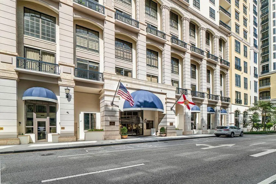 801 S Olive Avenue, #1023