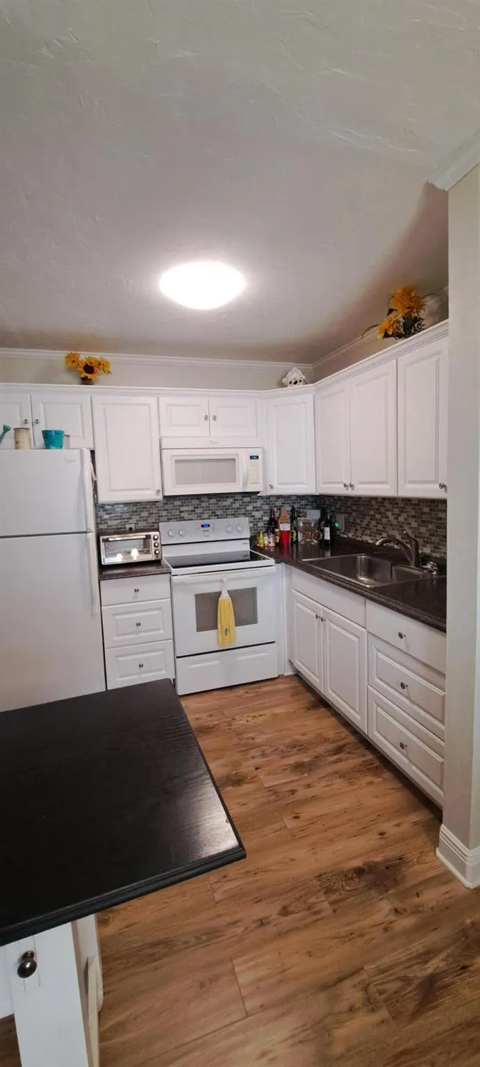 140 Salisbury F