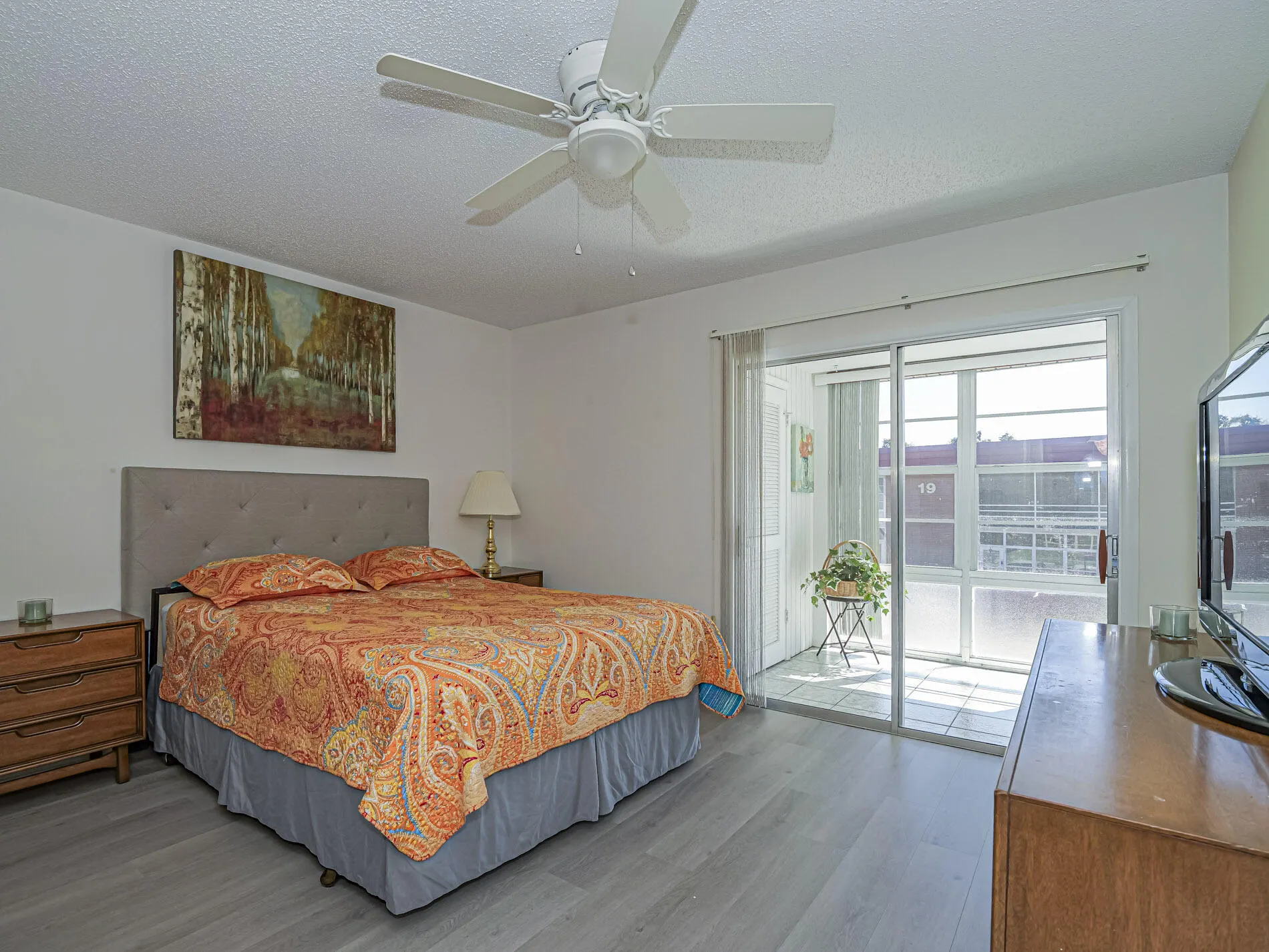 17 Vista Palm Lane, #201