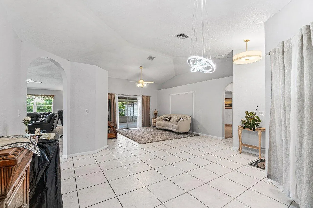 7600 Cocoanut Drive