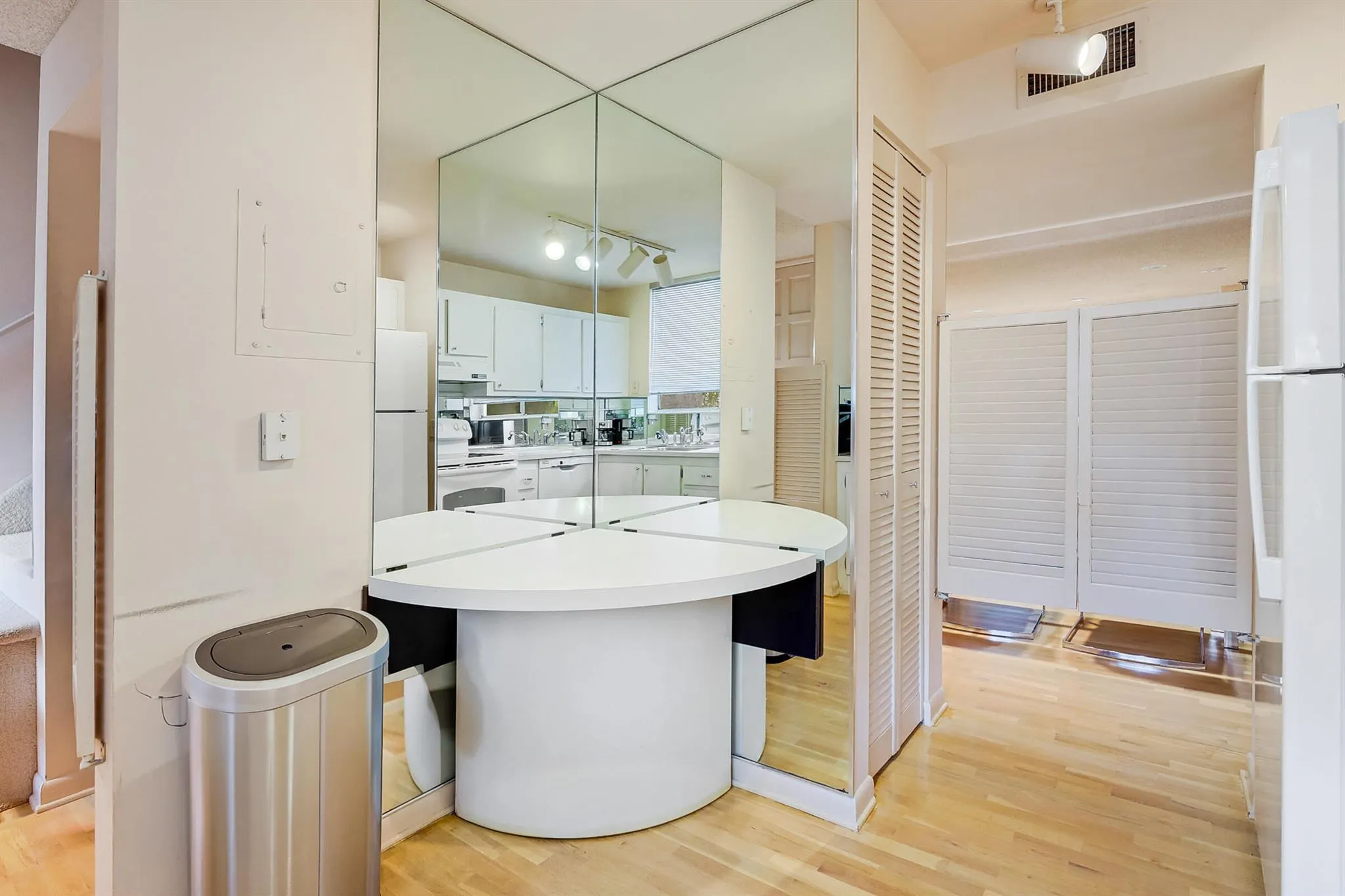 4803 Esedra Court