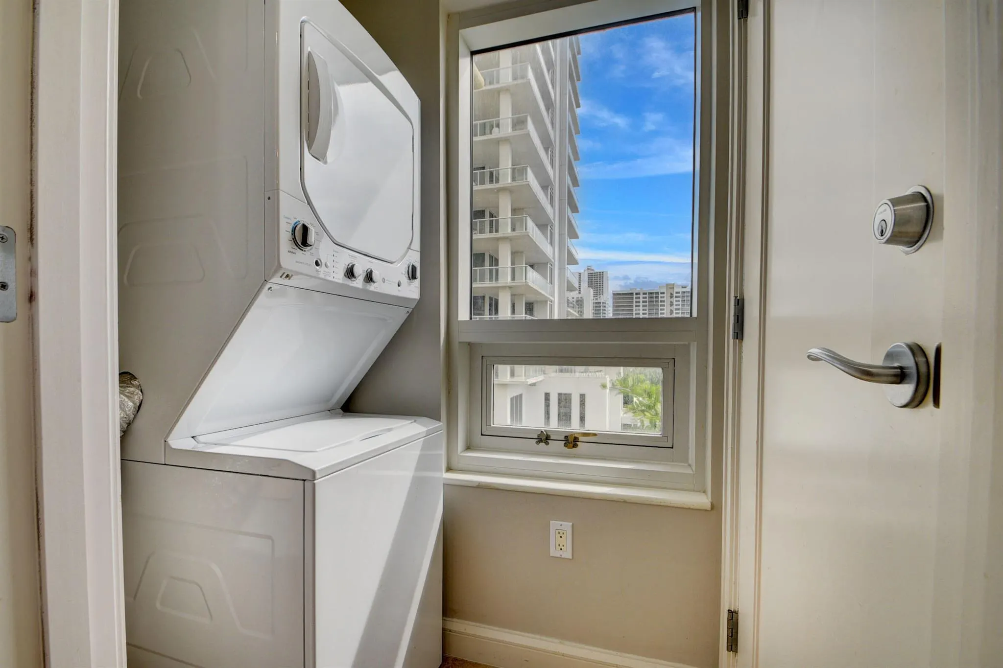 3800 N Ocean Drive, #518