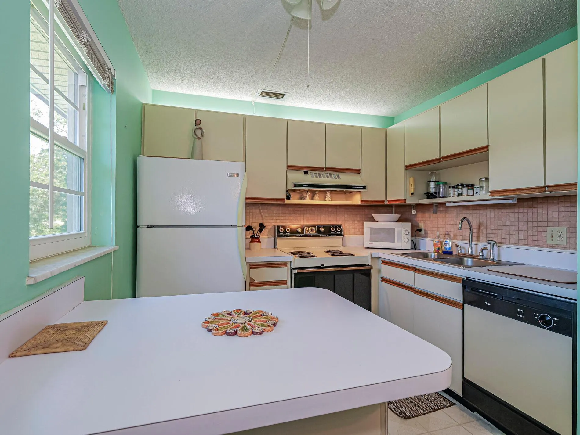 6 Vista Palm Lane, #202
