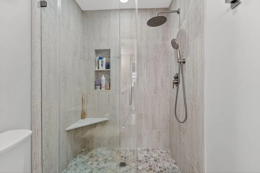 9673 Shadybrook Drive, #201