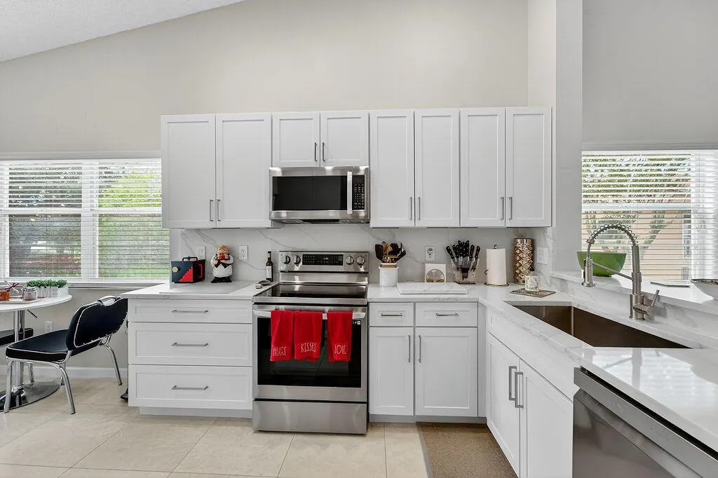 9673 Shadybrook Drive, #201