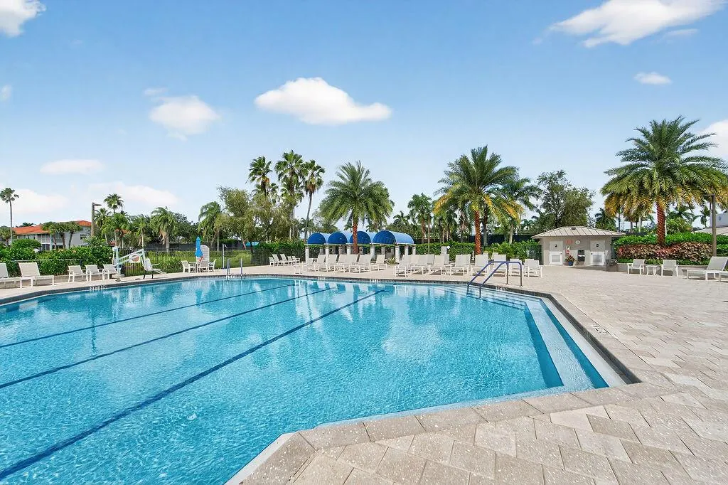 9673 Shadybrook Drive, #201