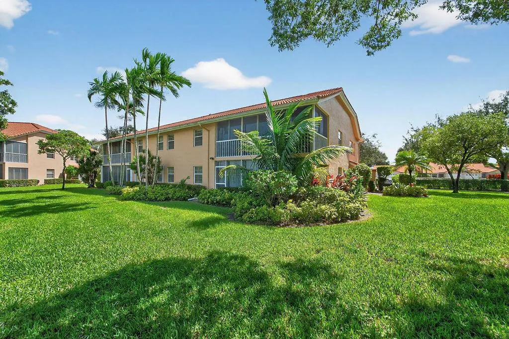 9673 Shadybrook Drive, #201