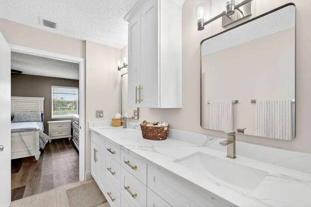 9673 Shadybrook Drive, #201