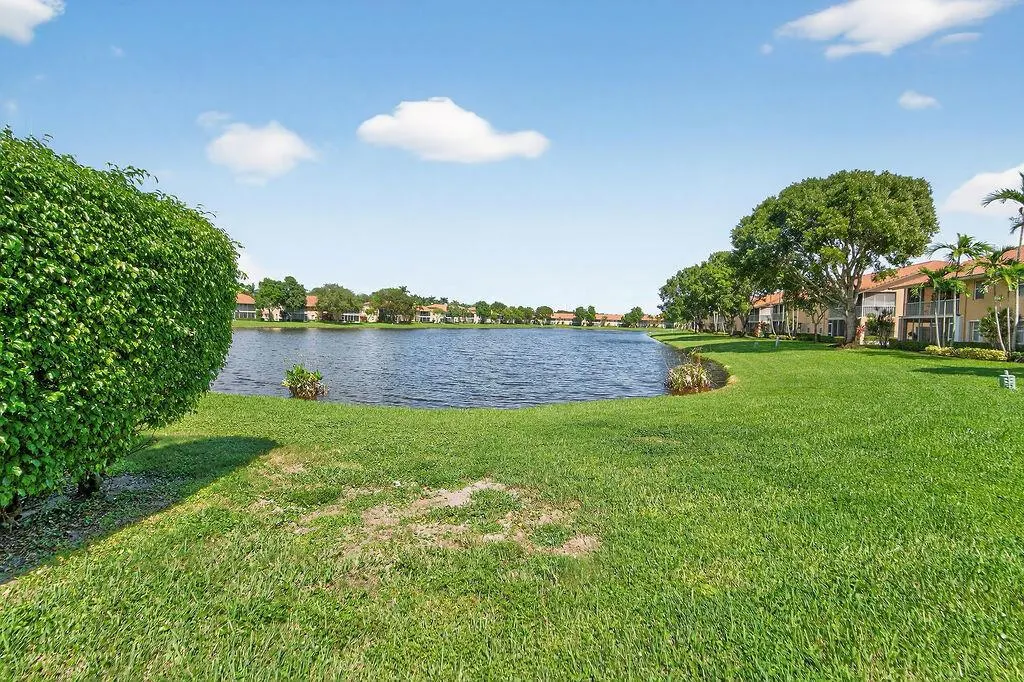 9673 Shadybrook Drive, #201