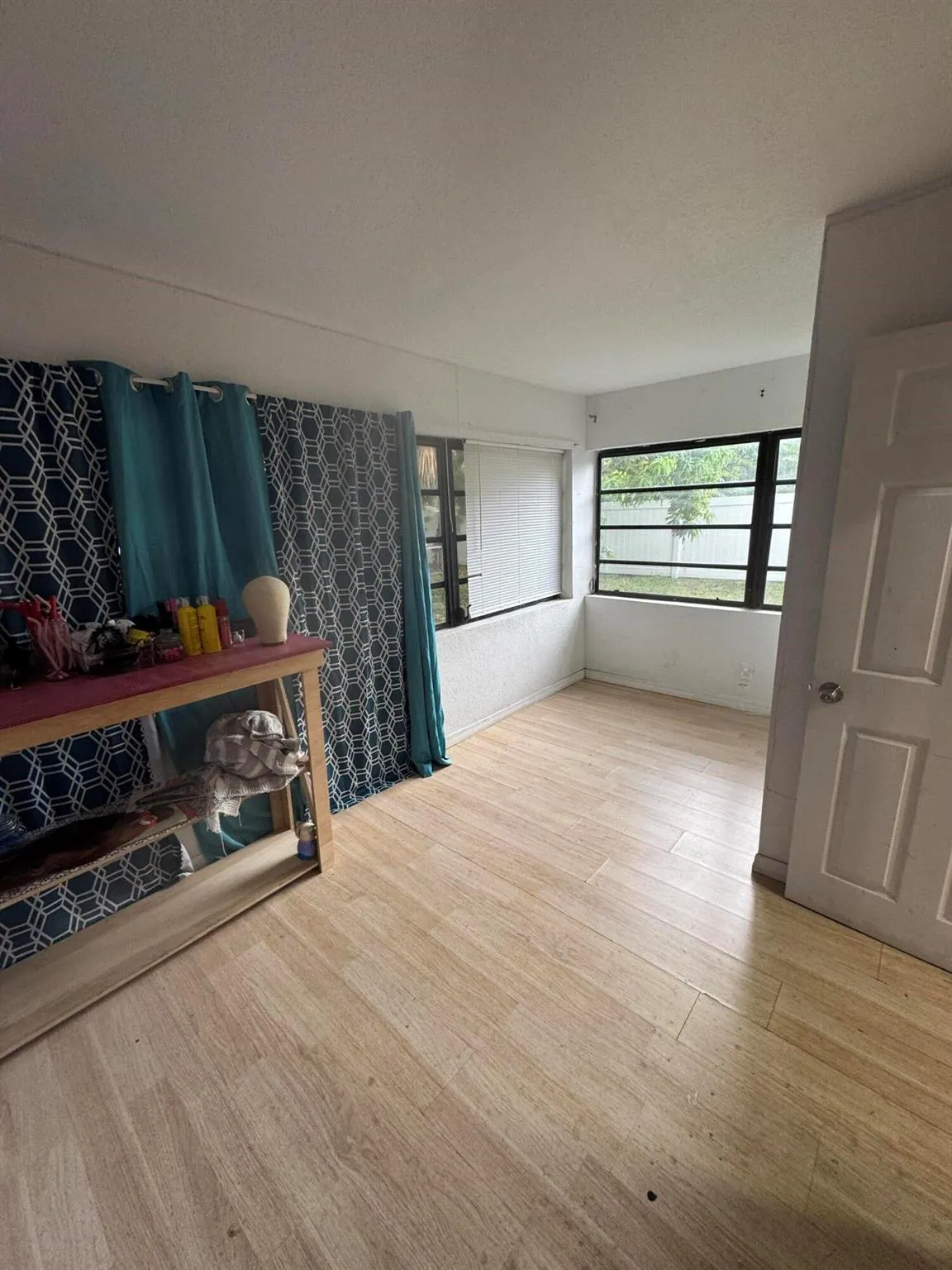 1580 W 12th Street