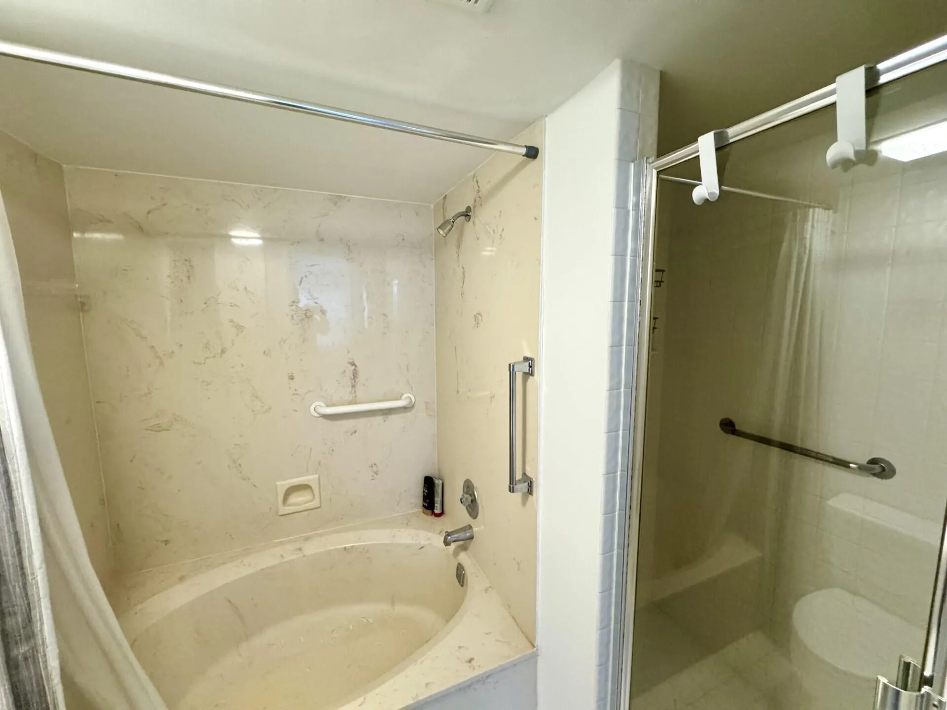 5121 Oak Hill Lane, #412