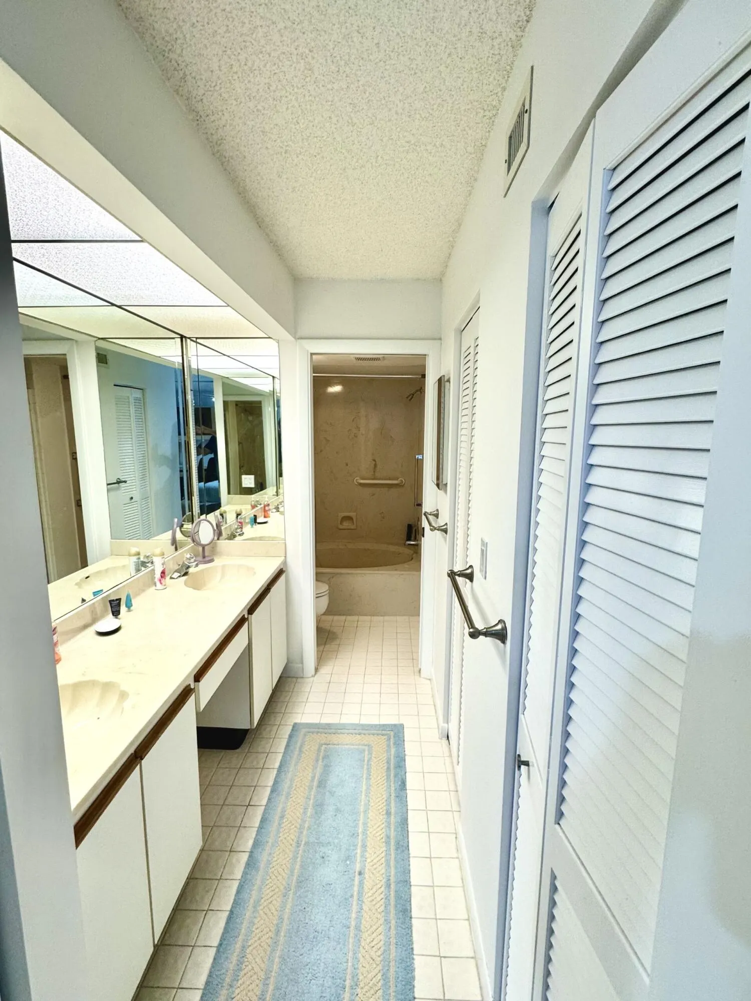 5121 Oak Hill Lane, #412